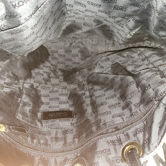 Michael Kors Purse - Picture 4 of 4